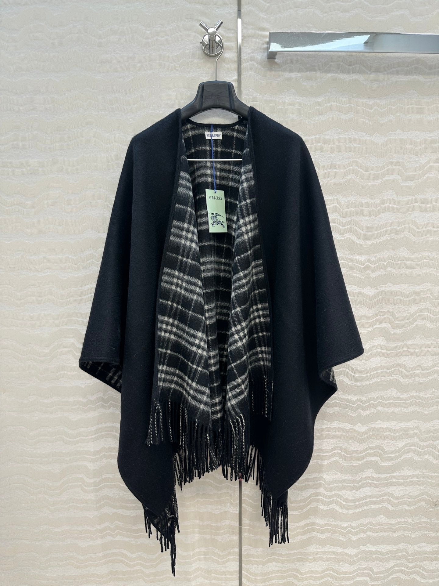 Burberry 26S Reversible Check Fringe Poncho Cape Black 440912