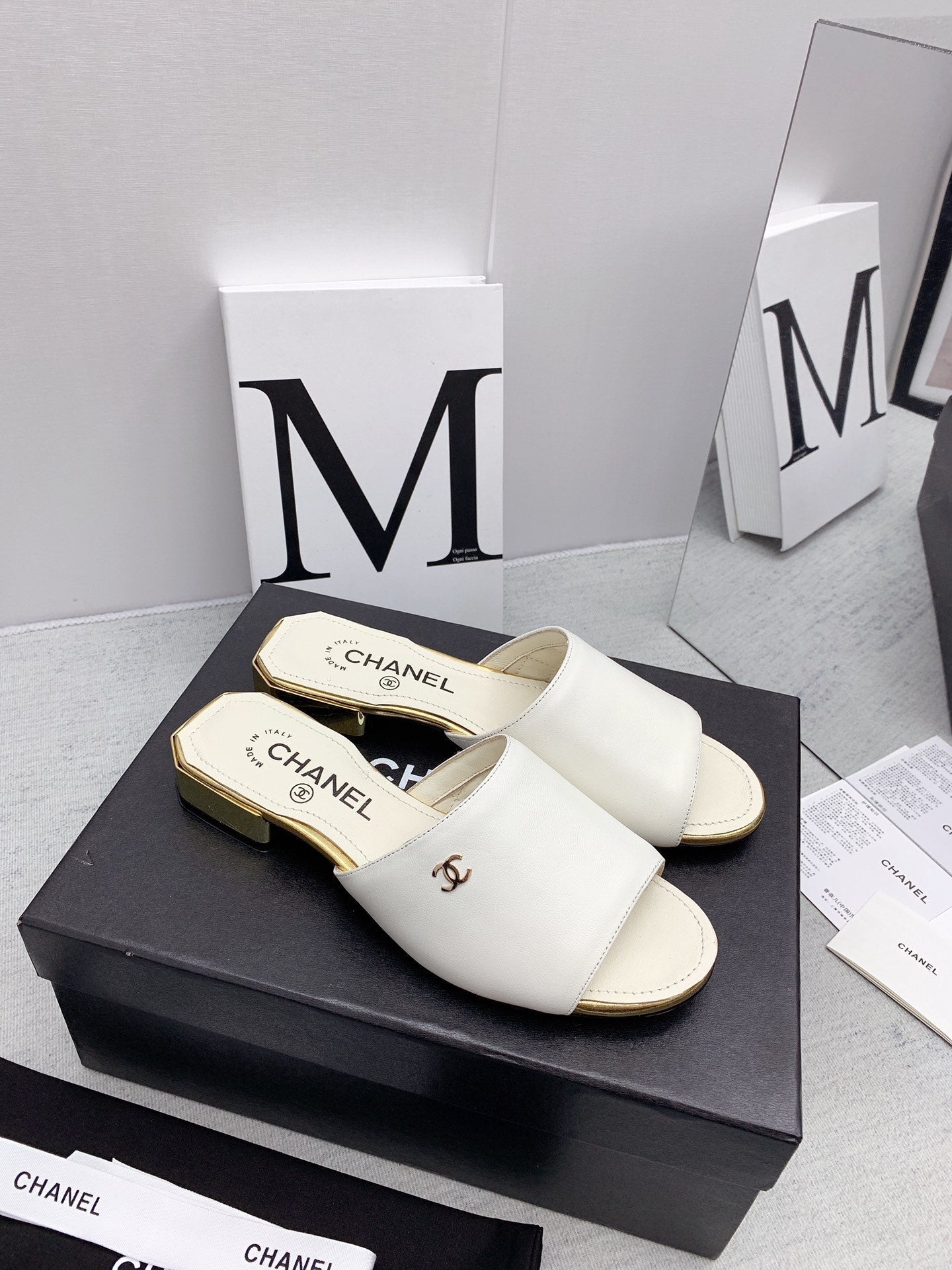 CC 26FW Slide Sandals Gold Trim Logo Leather 161722