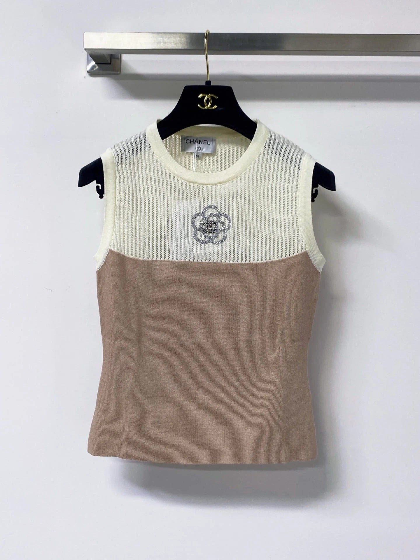 Chanel 2026 Flower Two-tone Vest Wool 695932