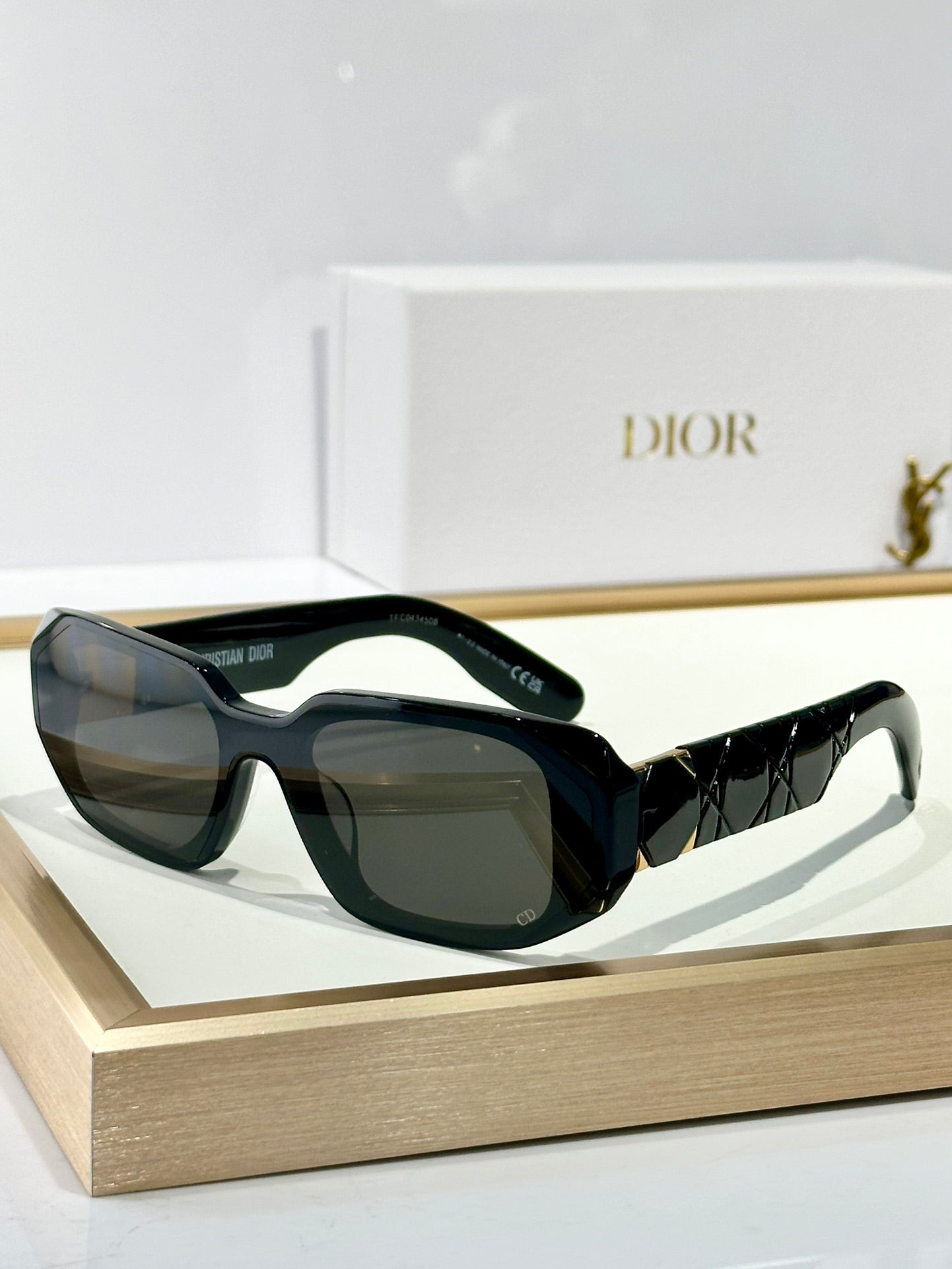 MONTAIGNE SUNGLASS LABY99.22 A3I IN ACETATE